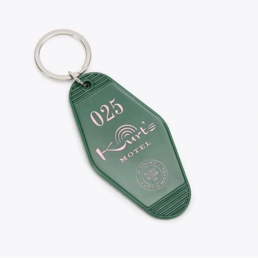 🍀 Kurt Geiger London Kurt's Motel - keychain & stickers Multi Pack